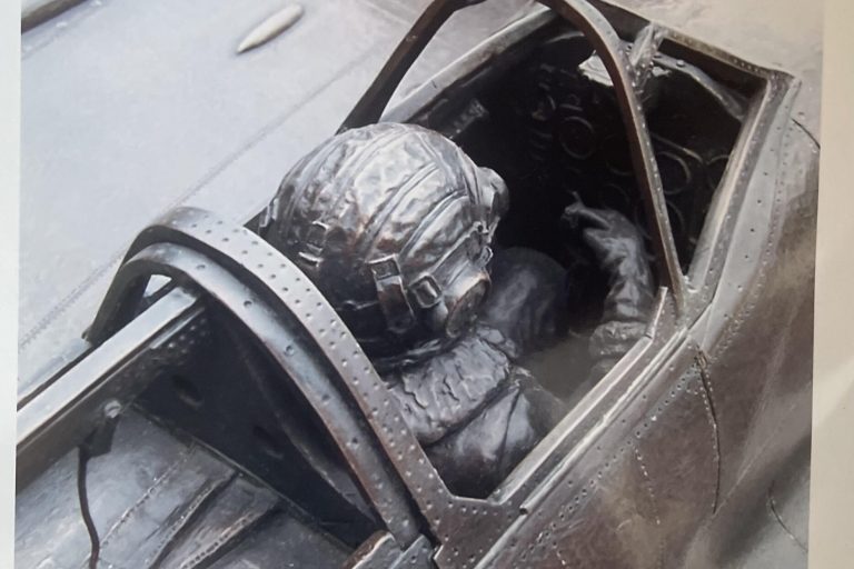 Sculture-from-above-scaled-qrs6jemcvlc0yeyz04vl6vu7aa0xflwlzp017m68sg