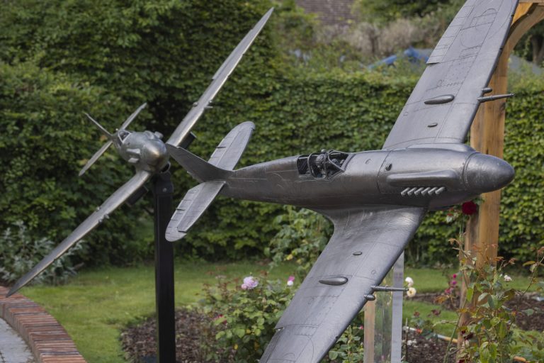 Spitfire-Sculpture-high-33-8-scaled-qsmau57yyqy5r0u2jm6i53qt7arl3w433pp5l6z668